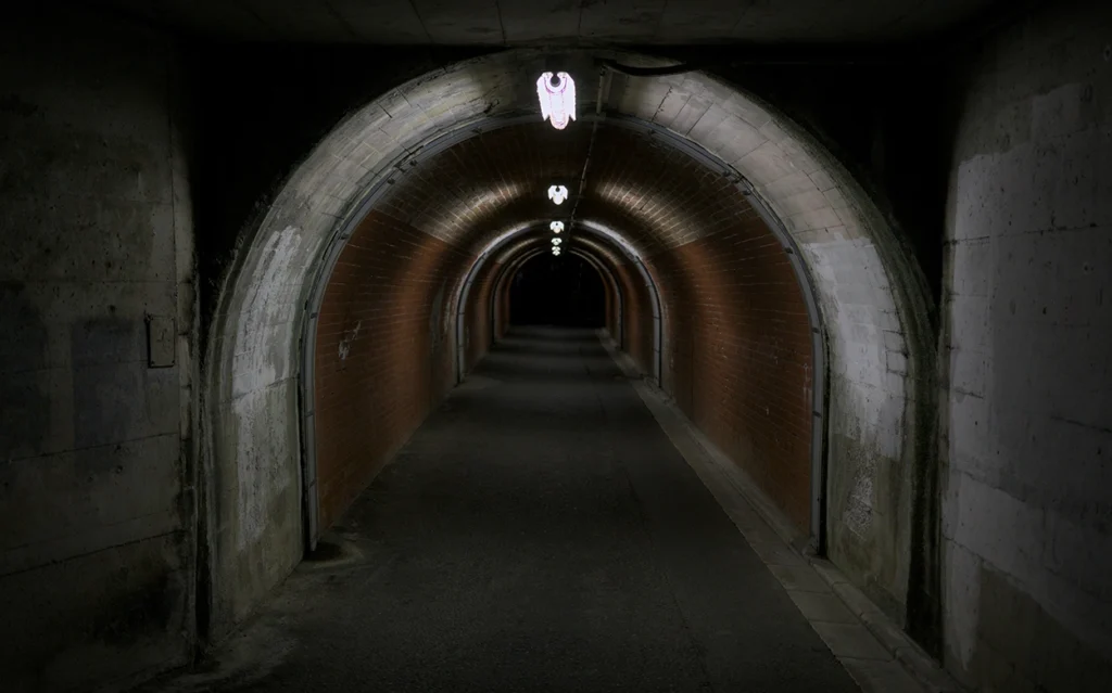 Japanese urban legends — deserted train station in Japan